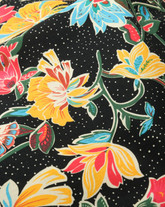 Tissu fleuri : Coton imprimé multicolore fleurs fond noir Zoe - Mercerine