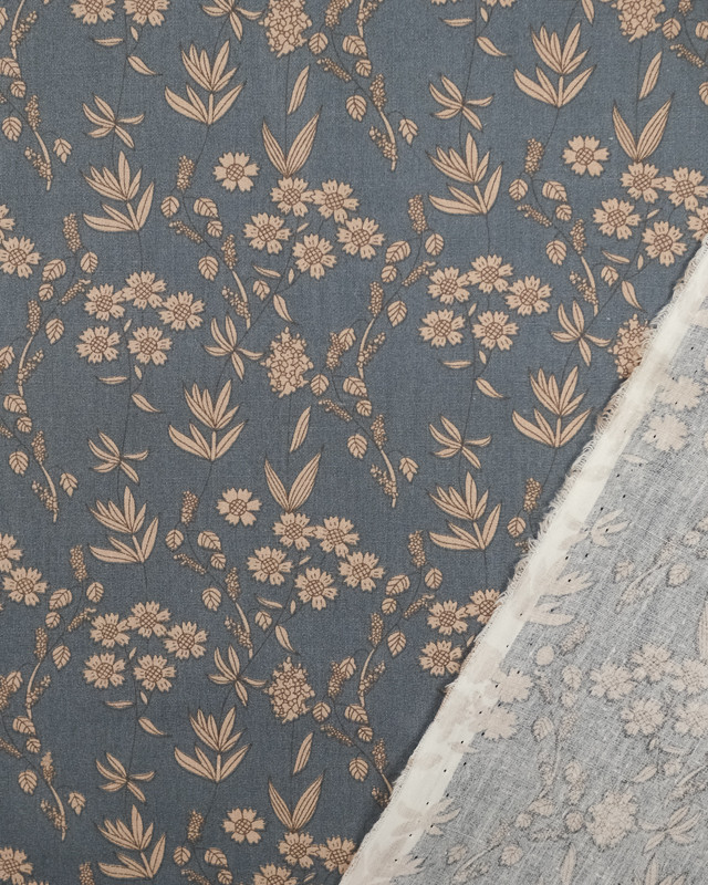 Tissu coton fleur beige fond bleu gris Eugenie - Mercerine