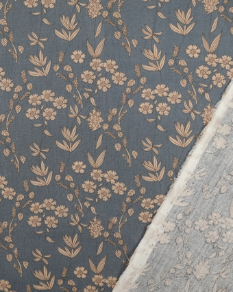Tissu coton fleur beige fond bleu gris Eugenie - Mercerine