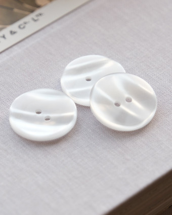 Bouton à coudre : effet nacré à 2 trous  blanc - Mercerine