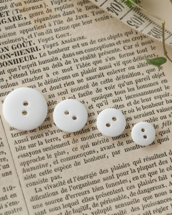 Bouton à coudre : blanc mat 2 trous - Mercerine