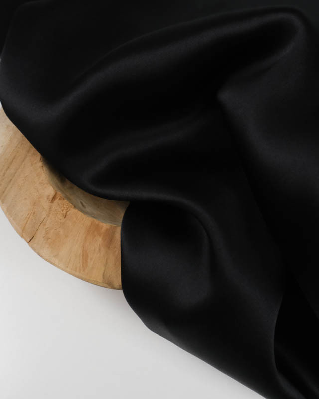 Tissu Satin de soie noir Alicia - Tissus de qualité - Mercerine