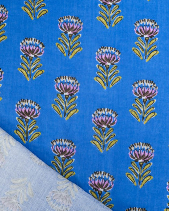 Tissu Double Gaze Bleu Motif Fleuri Vert et Parme - Mercerine