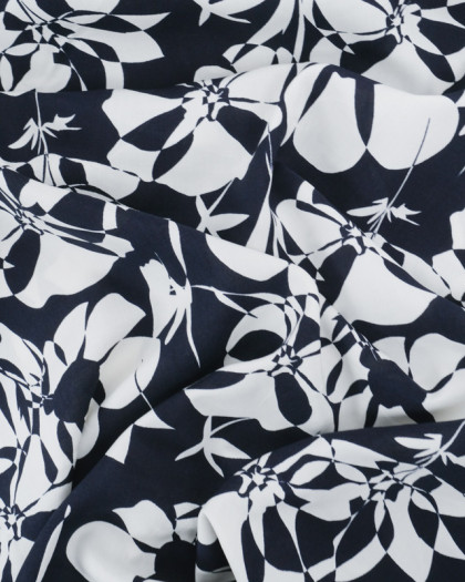 Tissu Viscose Bleu Nuit Motif Floral - Merrcerine