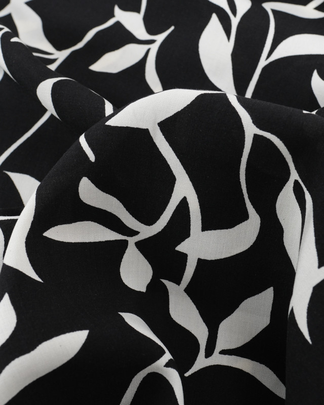 Tissu Viscose Noir Motif Floral Blanc - Mercerine
