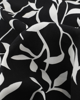 Tissu Viscose Noir Motif Floral Blanc - Mercerine