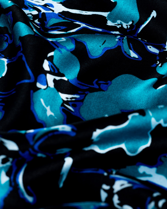 Satin de Viscose Motif Floral Bleu Fond Noir - Mercerine