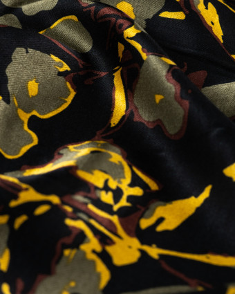 Satin de Viscose Motif Floral Kaki Fond Noir - Mercerine