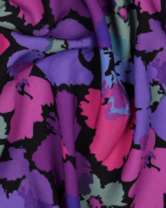 Tissu Viscose Noire Motif Fleuri Rose et Violet - Mercerine