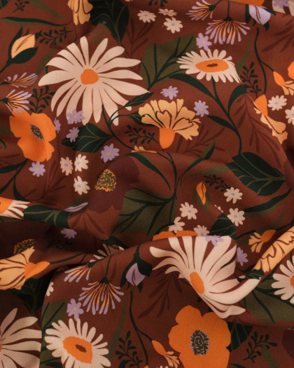 Tissu Viscose motif Marguerites et fleurs champêtres sur fond brun - Mercerine