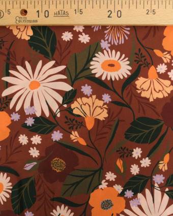Tissu Viscose motif Marguerites et fleurs champêtres sur fond brun - Mercerine