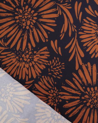 Tissu Viscose imprimé Fleurs ocre sur bleu nuit  - Mercerine