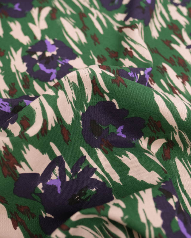 Tissu Demi Natte imprimé abstrait floral sur fond vert - Mercerine