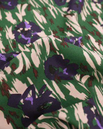 Tissu Demi Natte imprimé abstrait floral sur fond vert - Mercerine