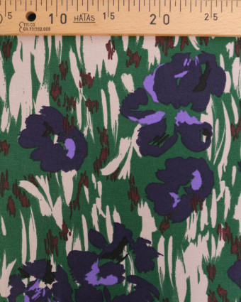 Tissu Demi Natte imprimé abstrait floral sur fond vert - Mercerine