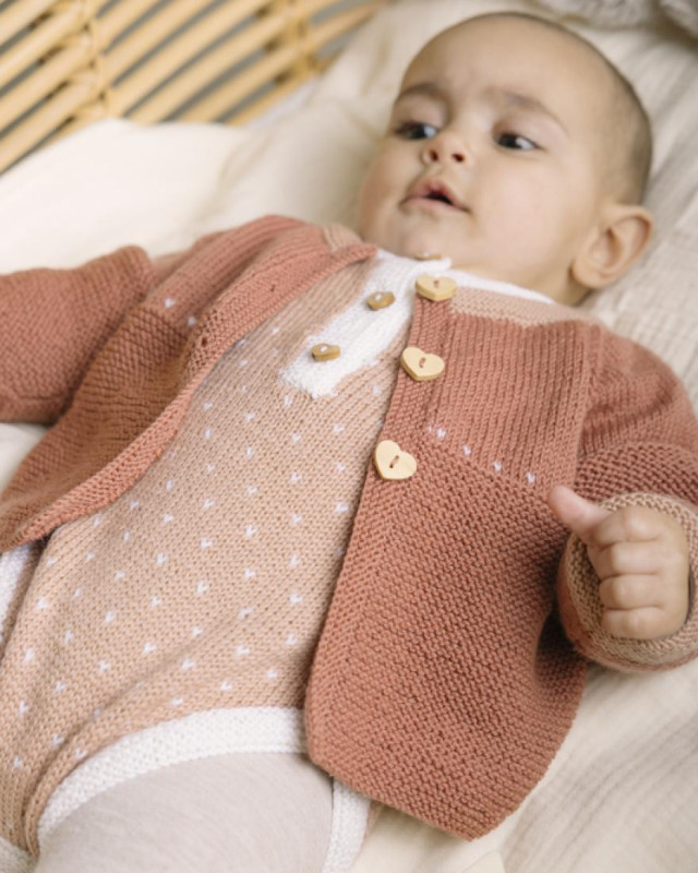 Livre Tricot  DMC Baby 0-18 mois – 12 Projets Tricot Bébé- Mercerine