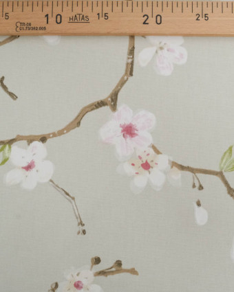 Toile de Coton Fleurs Japonisantes Vert Sauge - Mercerine