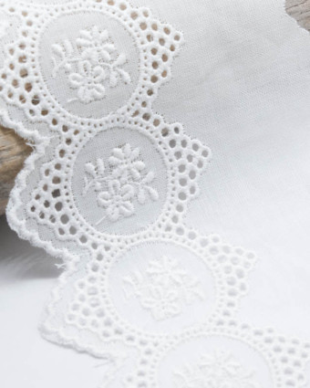Ruban broderie anglaise blanche 90mm - Mercerine
