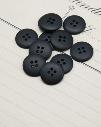 Bouton polyester mat 4 trous noir 15mm - Mercerine