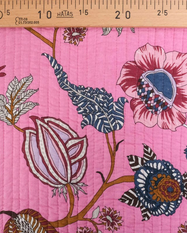 Tissu Matelassé Indien Motif Floral Rose Bonbon - Mercerine