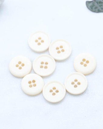 Bouton polyester plat 4 trous mat beige 11mm - Mercerine