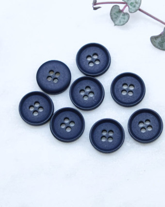 Bouton polyester plat 4 trous mat bleu nuit 11mm - Mercerine