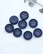 Bouton polyester plat 4 trous mat bleu nuit 11mm