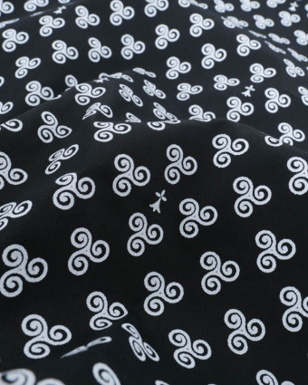 Tissu Coton Imprimé Bretagne Triskele Fond Noir - Mercerine