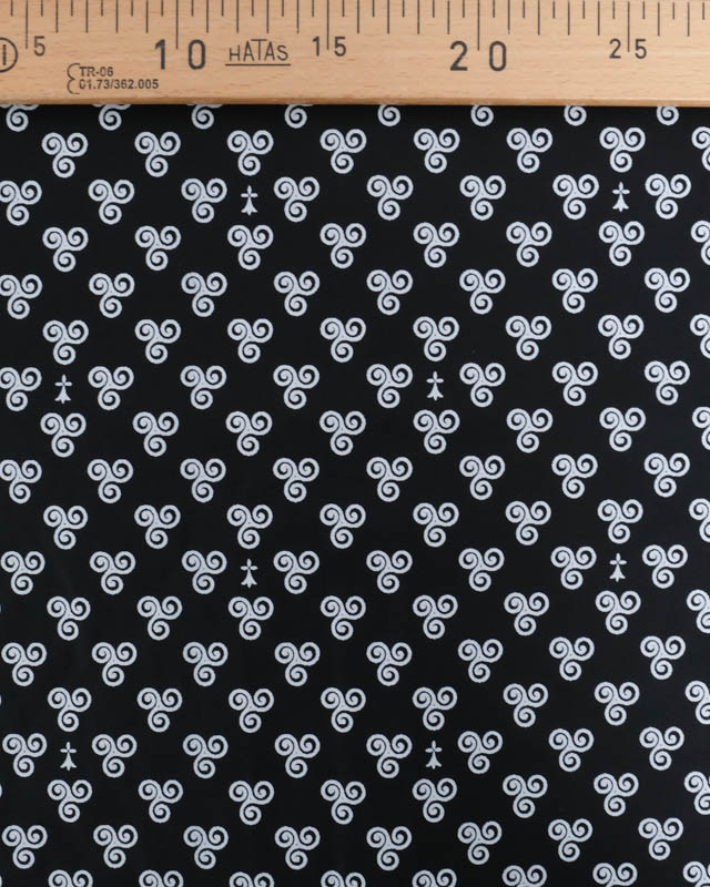 Tissu Coton Imprimé Bretagne Triskele Fond Noir - Mercerine
