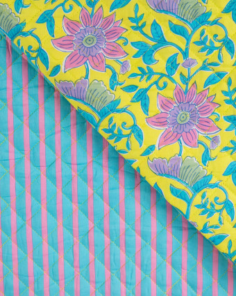 Tissu Matelassé Coton Indien Jaune Motif Fleuri Rose - Mercerine