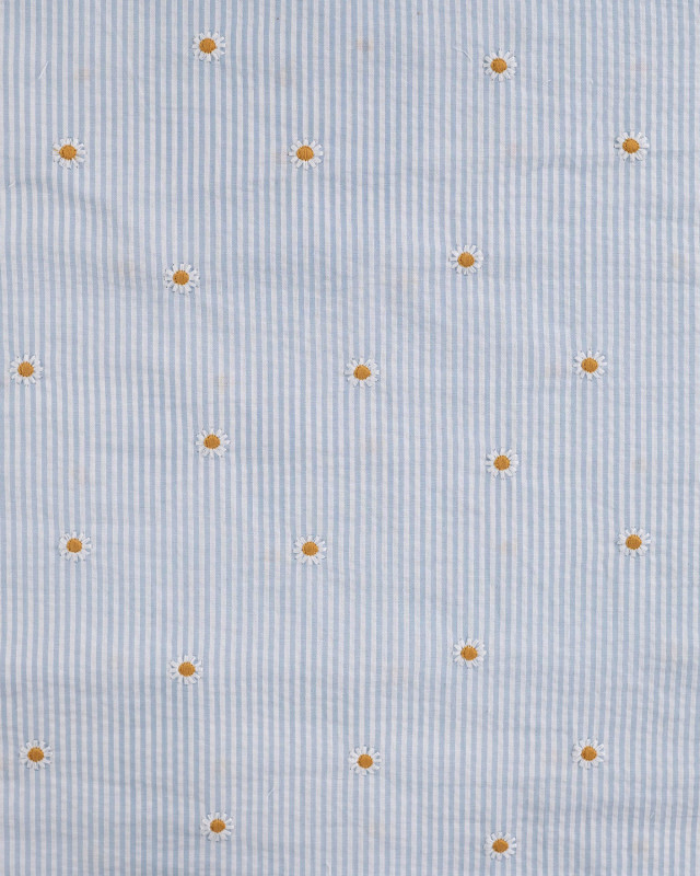 Seersucker à  Rayures Bleu Ciel Brodé Marguerite - Mercerine
