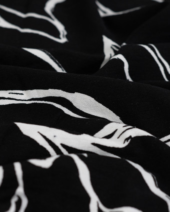 Jersey de Viscose Noir Motif Floral - Mercerine