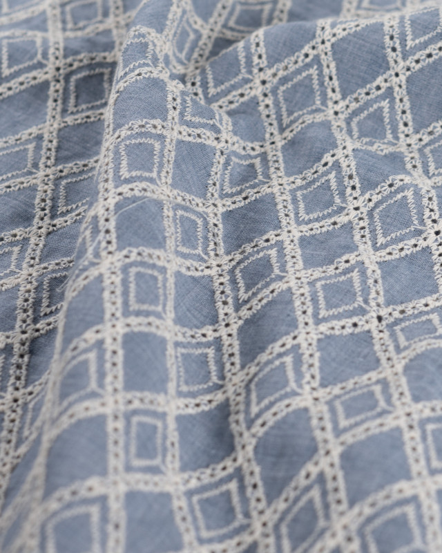 Tissu Coton Brodé Bleu Jean Géométrique - Mercerine