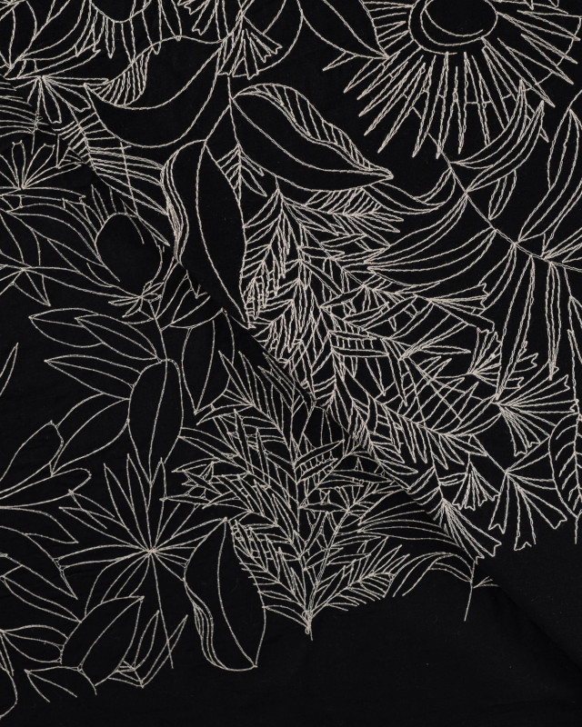Tissu Coton Brodé Noir Motif Floral Brodé - Mercerine