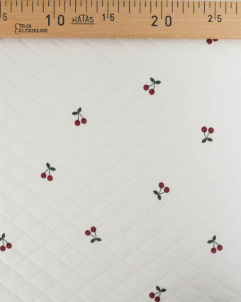 Tissu Jersey Matelassé Léger Ecru Motif Petites Cerises - Mercerine