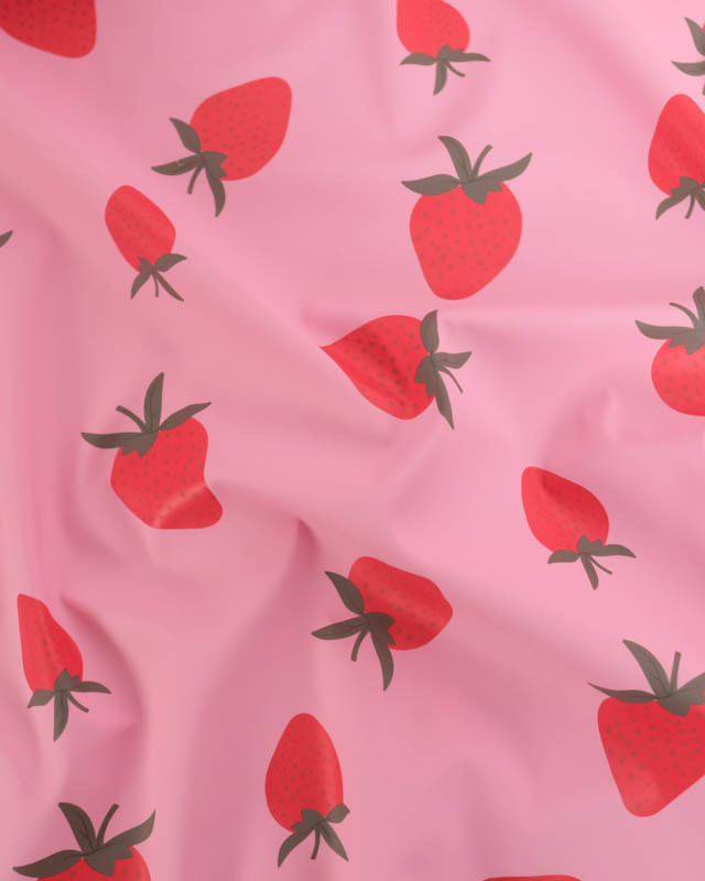 Tissu Imperméable Rose Motif Fraise - Mercerine
