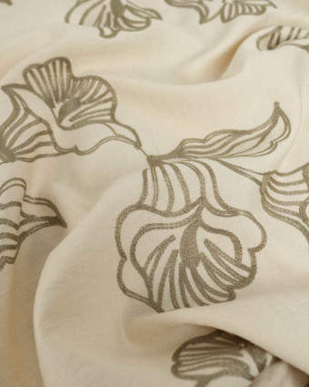 Tissu Viscose Mélangé Motif Floral Brodé Ecru - Mercerine