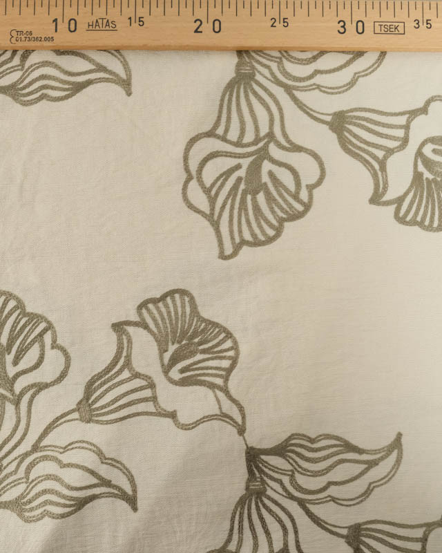 Tissu Viscose Mélangé Motif Floral Brodé Ecru - Mercerine