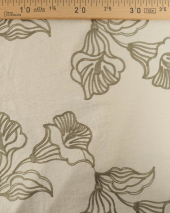 Tissu Viscose Mélangé Motif Floral Brodé Ecru - Mercerine