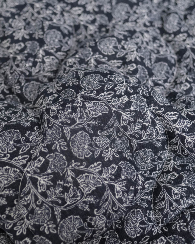 Tissu Matelassé Double Gaze Bleu Marine et Ecru Fleuri - Mercerine