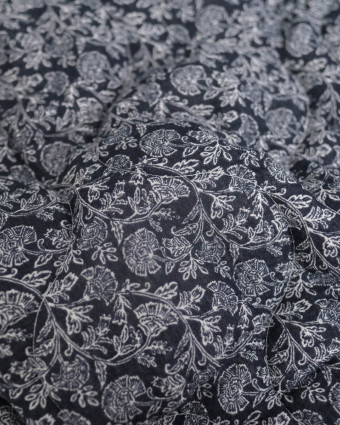 Tissu Matelassé Double Gaze Bleu Marine et Ecru Fleuri - Mercerine