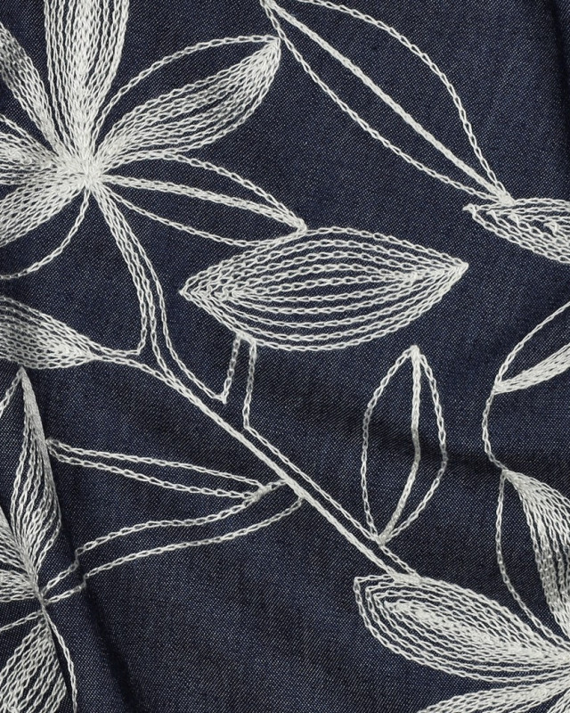 Tissu Denim Chambray Brodé Floral Ecru - Mercerine