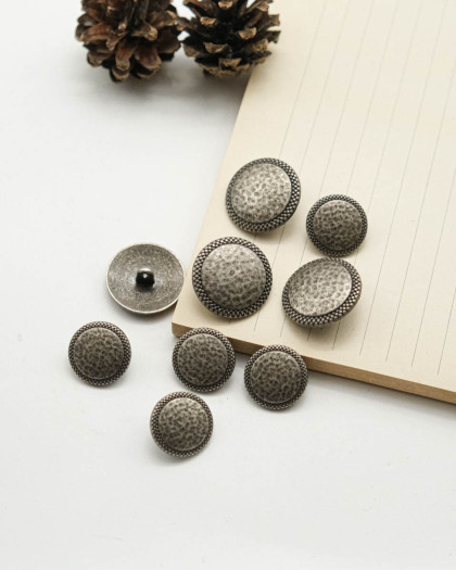 Bouton à Queue Métal Gris Frappé