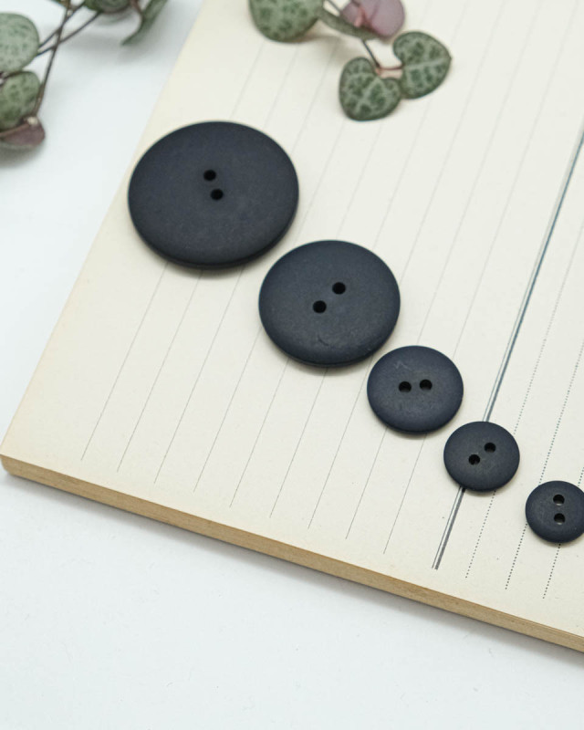 Bouton à coudre : noir mat 2 trous - Mercerine