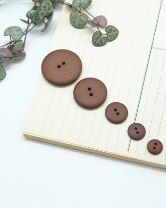 Bouton à coudre : marron mat 2 trous - Mercerine