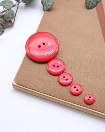 Bouton à coudre : rouge brillant 2 trous - Mercerine
