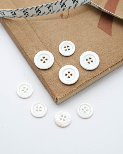 Bouton Fantaisie à Rebord Laqué - Blanc