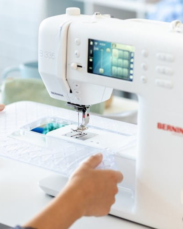 Machine à Coudre - 335 - BERNINA - Mercerine