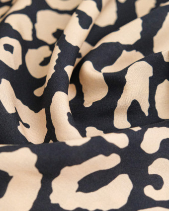 Popeline de Viscose Imprimée Savane Fond Noir - Mercerine
