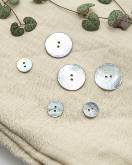 Bouton Nacre Akoya Scintillant Gris - Mercerine